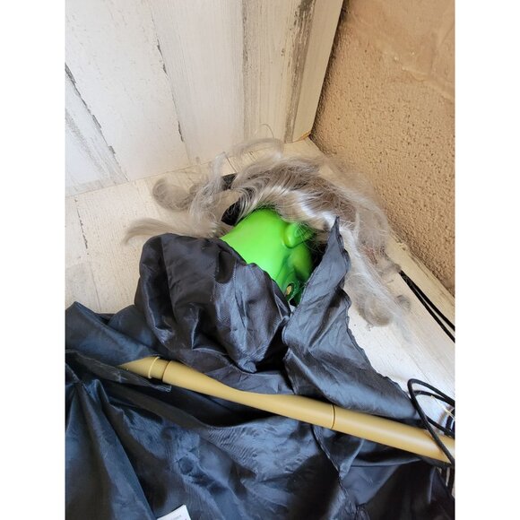 Vintage Scary AS IS hanging witch broom Halloween prop decor - Picture 9 of 9